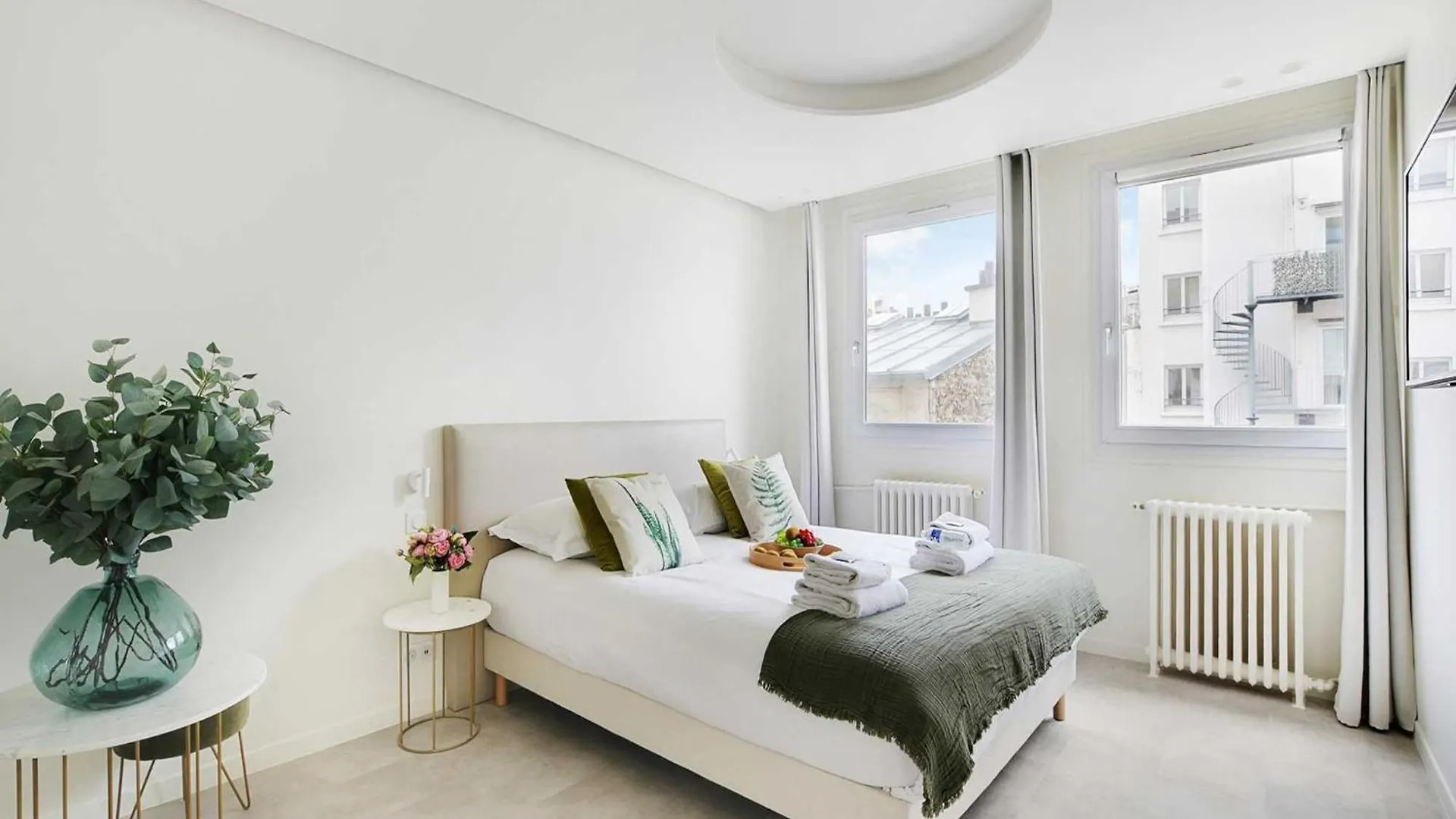 Elegant Apartment - 2Br 6P - Faubourg-Du-Roule París 0*,  Francia